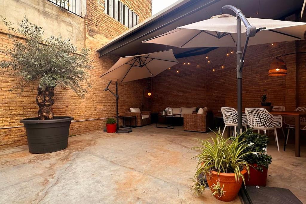 バレンシアTradicional Casa Con Patio Ruzafaアパートメント エクステリア 写真